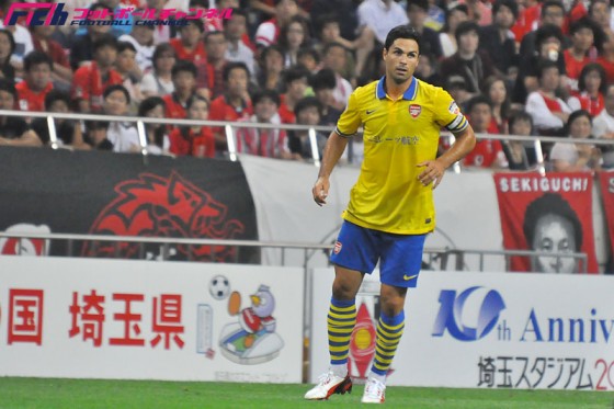 クラブのヒーローと触れ合った瞬間に子供大泣き！　その理由は？