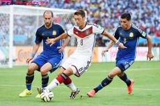 異能との戦いを日常のものとする移民の存在。ドイツのW杯優勝の要因にブンデスリーガの下部組織改革あり