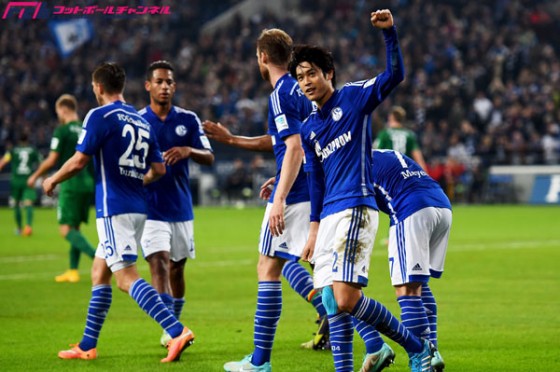 シャルケ内田、契約延長後に即アシスト！　ブンデス公式のMOMに選出