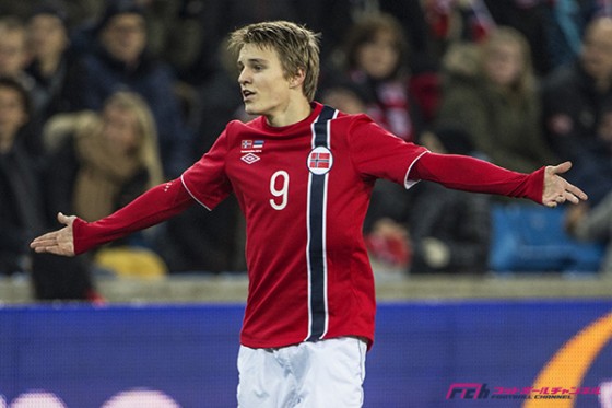 バイエルン、ノルウェーの新星獲得に手ごたえ？   再びドルトムントと競合へ