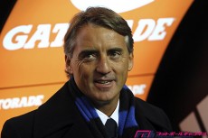 「新しい長友を見せたい」。新体制初戦のダービーで機能。マンチーニとの出会いがさらなる成長もたらすか