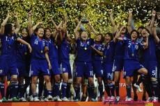 アジアでの悔しさとカナダで得た手応え。女子W杯まで半年、阪口夢穂が振り返る2014年