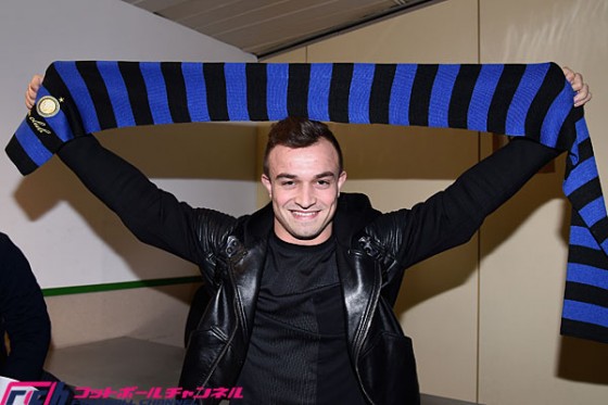 インテル加入のシャキリがミラノに到着「すぐにピッチに立てる」