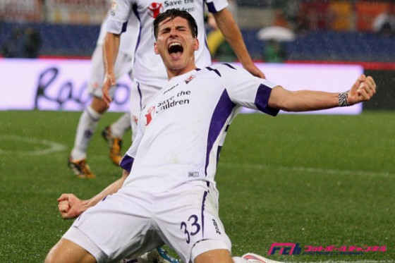 ビオラがマリオ・ゴメスの2ゴールでローマをくだす。伊杯準決勝へ