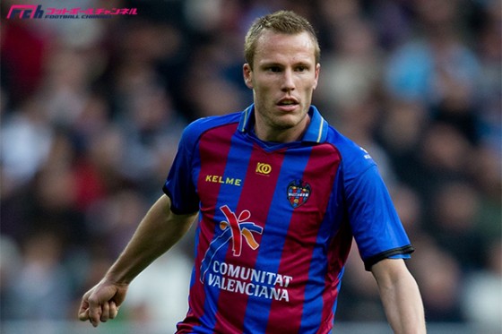 インテル、長友負傷で元バイエルンのレルと契約？