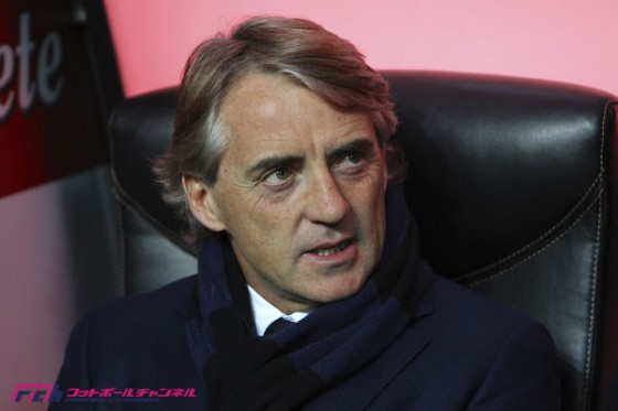 長友の代表招聘拒否を語るマンチーニ。「長距離移動は有益じゃない」