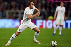 代表の行方に一喜一憂の英国民。W杯の惨敗から立ち直ったイングランド代表、ホジソン監督続投の是非は?