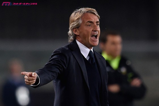 マンチーニ監督、PKストップのハンダノビッチを絶賛「世界最高のGK」