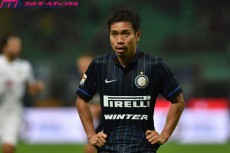 期待薄な“小さなダービー”。回復急いだ本田、コンディション不良の長友。日本人対決は実現なるか