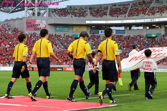 オーストラリアの主審がJ1の2試合を担当。日本と異なるジャッジの基準に注目