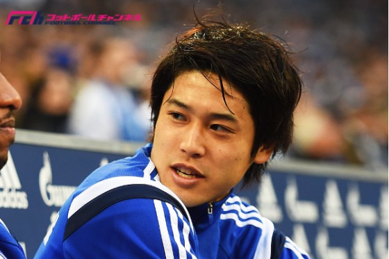 内田、10日間のリハビリ後に治療方針を決定。シャルケ監督が明かす