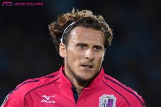 フォルランが2得点でC大阪を救う。磐田はアダイウトン大爆発で首位へ!…J2第5節