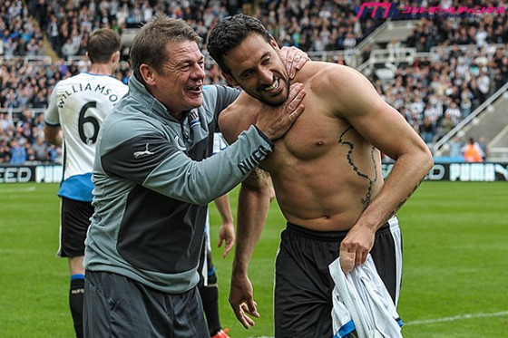 ニューカッスル、がん克服MFの復帰後初得点で残留決定「サポーターの愛の力」