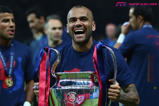 D・アウベス、ミラン行きの可能性を認める。本田と強力タッグ形成も