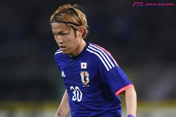 代表初先発でアシストの宇佐美「岡ちゃんがいいところに動いてくれた」