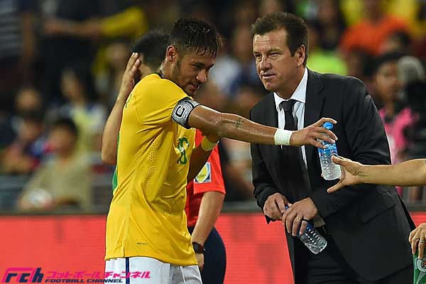 ブラジル代表のドゥンガ監督、ネイマールの処分に抗議せず。協会幹部が