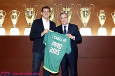 レアル主将カシージャス、去る時は裏門から――。決別選んだペレス会長、守護神との間に生まれた軋轢