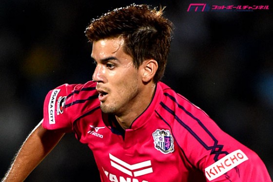 サラゴサ入団の長谷川、スペイン語で会見。記者から拍手