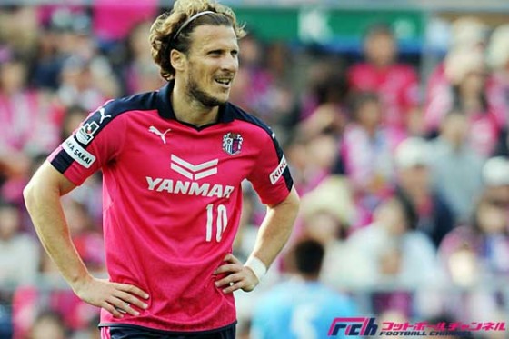 新天地への挑戦、母国への復帰――。移籍を決断した10人のレジェンドたち