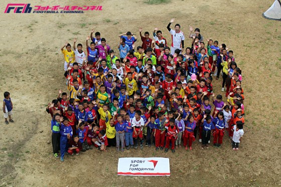 【写真で見る】Jリーグがブータンの子供たちにユニフォームを寄付