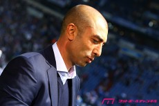 「ファンの心を取り戻す」。シャルケが迎えた新たな戦い、新指揮官がもたらす喜びと情熱