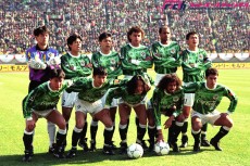 東京V、悲願のJ1昇格へ――。冨樫監督が掲げた2ヶ条の哲学と“緑の血”が受け継ぐDNA