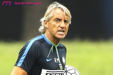 長友の移籍はなぜ決まらないのか？　錯綜する報道、不明瞭なマンチーニの“思惑”