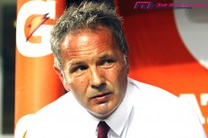 本田、トップ下で躍動。現地識者・指揮官が高評価「エリア近いと良い」「得点以外も良い」