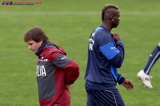 バロテッリのイタリア代表復帰はあり？　コンテ監督「扉は閉ざされていない」