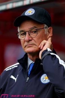 『あー、代えるんか～』岡崎はなぜ先発を外されたのか。あぶり出たレスターの課題と思いがけぬ収穫