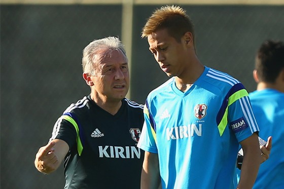 本田がミランの救世主に？　ザック氏が古巣に”トップ下”の重要性を説く