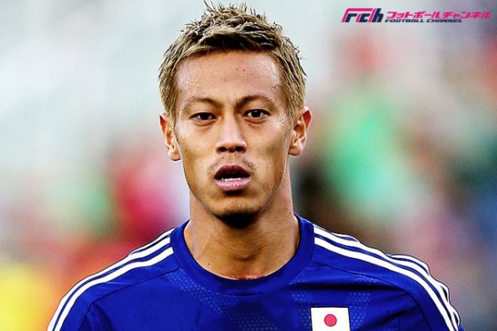 記事タイトル：本田「気付いたら麻也がいた。予定外（苦笑）」。吉田FKは若手へのメッセージ？