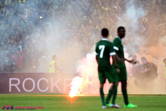 観客の花火投げ込みでW杯アジア予選が中止に。マレーシアはFIFA除名の可能性も