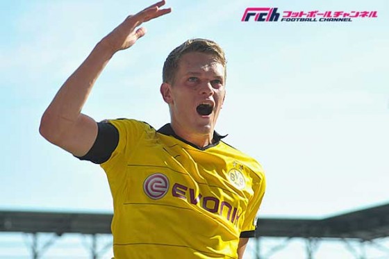 ドルトムント監督、右SBコンバートのギンター大絶賛「成長は目を見張るものがある」