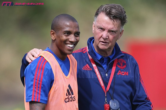 ルーニーの代役にヤングが名乗り「多くのポジションでプレーできる」