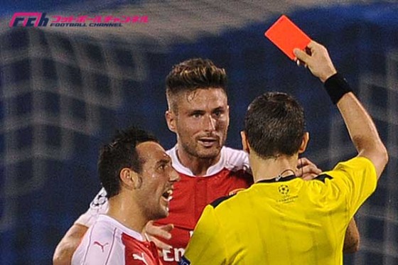 ヴェンゲル、D・ザグレブ戦のFWジルー退場に不満「審判の判定が理解できない」