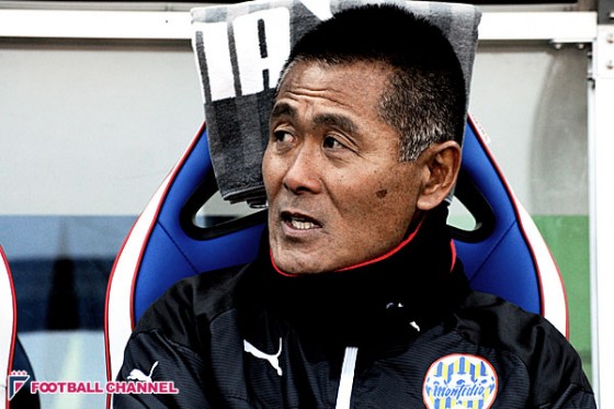 山形が石崎監督との契約延長を発表。「スタイル構築」を評価