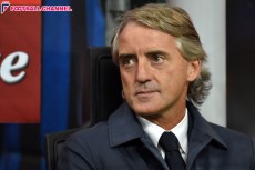 長友の出番はこの先も訪れないのか？　序列固まるSB陣、選手交代を嫌う指揮官の傾向