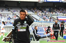 曹監督が流した涙。悲願のJ1残留を遂げたベルマーレ、2年間の軌跡と「湘南スタイル」への葛藤