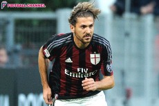 本田、状況悪化で厄介払いも…ライバルは上出来で交代理由なし。“ウイング”に訪れたさらなる試練