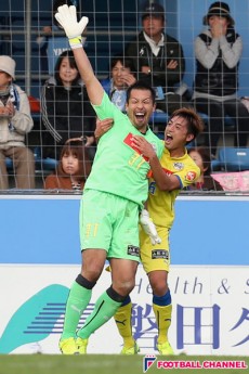 山形、1年でJ2降格も…石崎監督の続投に見える「責任」の取り方。地方クラブに植えつけた我慢の精神