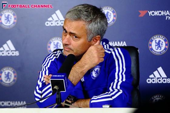 スタジアム入場禁止のモウリーニョ、ストーク戦はiPadで観戦!?