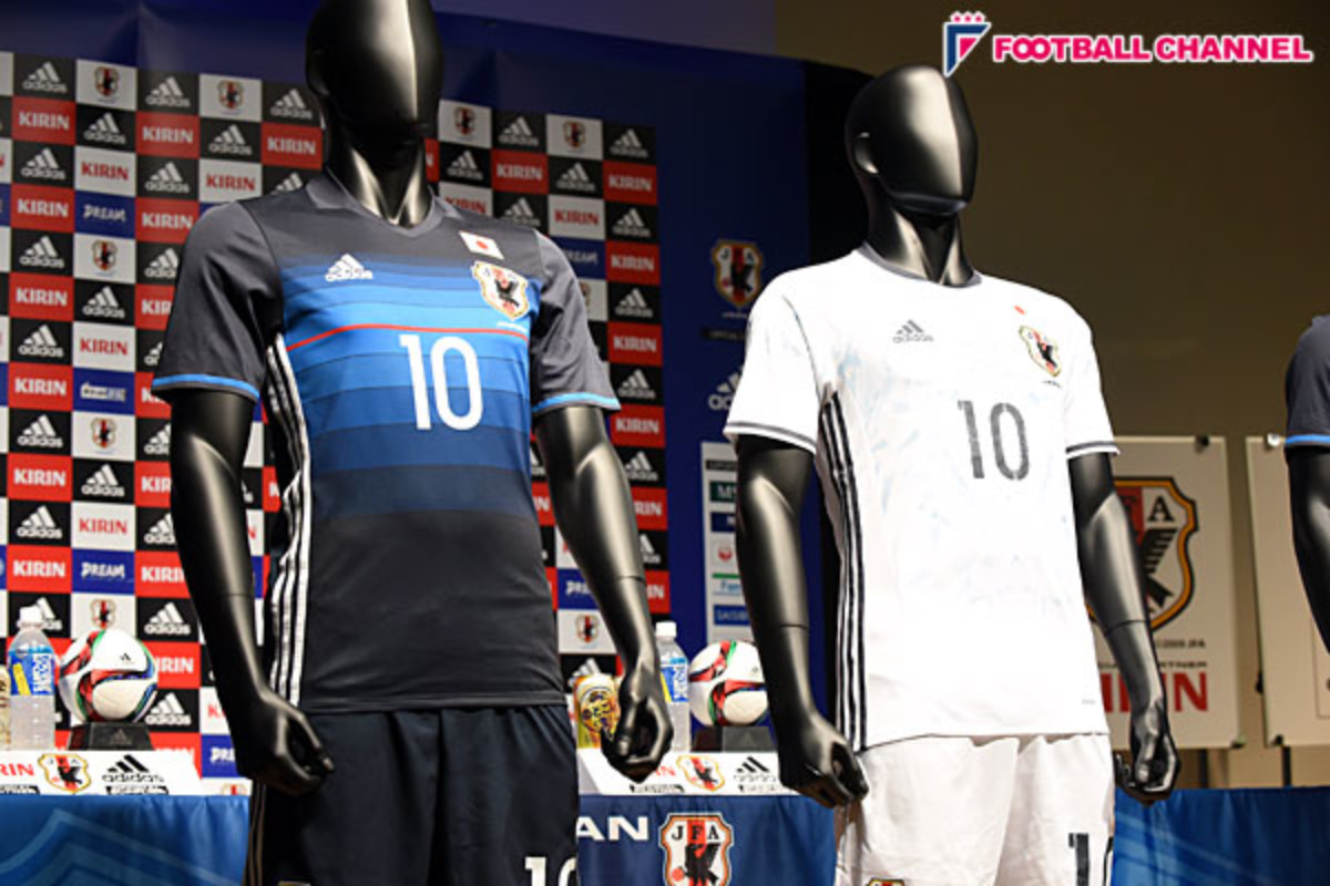 日本代表 新ユニフォームはデザイン一新 史上最も濃い青 でロシア目指す フットボールチャンネル 日本代表 新ユニフォームはデザイン一新 史上最も濃い青 でロシア目指す フットボールチャンネル