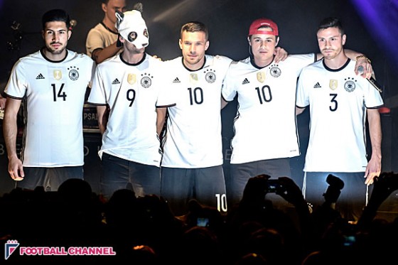 ドイツ代表、パリでホテルから避難。爆弾が仕掛けられた恐れ