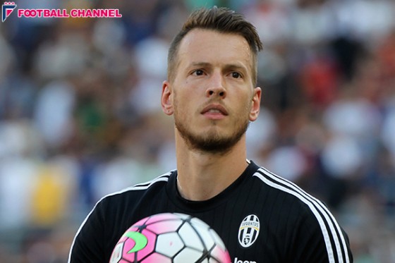 今夏加入のユーベ控えGKに退団の意思なし。代理人「忍耐と落ち着きが必要」