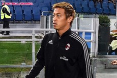 本田、スコアレスでも出番訪れず。“物足りない控え”に起用理由なし。もはや怪しい「チェルチの次」発言