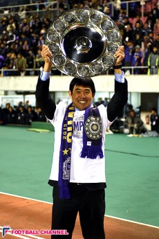 サンフレッチェが遂げたCS優勝。21年の時を超えて乗り越えた重圧、広島の夜空に沸いた紫の歓喜