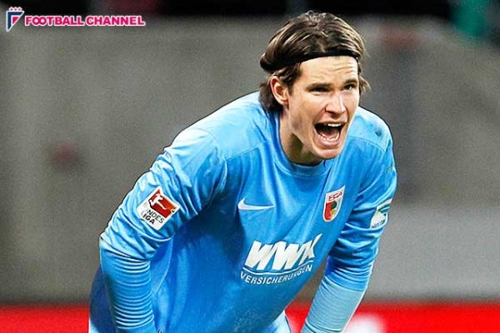 ケルン、アウグスブルクGKに損害賠償を請求。ピッチの穴掘り行為でPK失敗誘い…