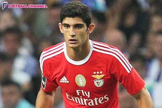 マンU 、ベンフィカの超新星MF獲得レースに参戦か。19歳ながら移籍金が巨額に