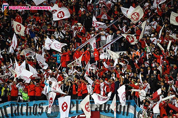 リーベルファンが空港でバルセロナの選手に暴言 侮辱的な発言も フットボールチャンネル リーベルファンが空港でバルセロナの選手に暴言 侮辱的な発言も フットボールチャンネル
